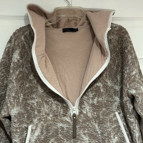 prAna Pullover Hoodie - Picture 6 of 8